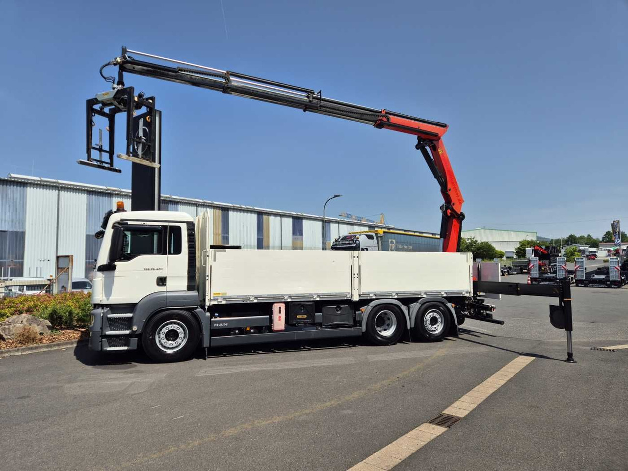MAN TGS 26.420 6x2-4 LL Palfinger PK 22002-EH B Funk - Camión caja abierta: foto 4 MAN TGS 26.420 6x2-4 LL Palfinger PK 22002-EH B Funk - Camión caja abierta: foto 4