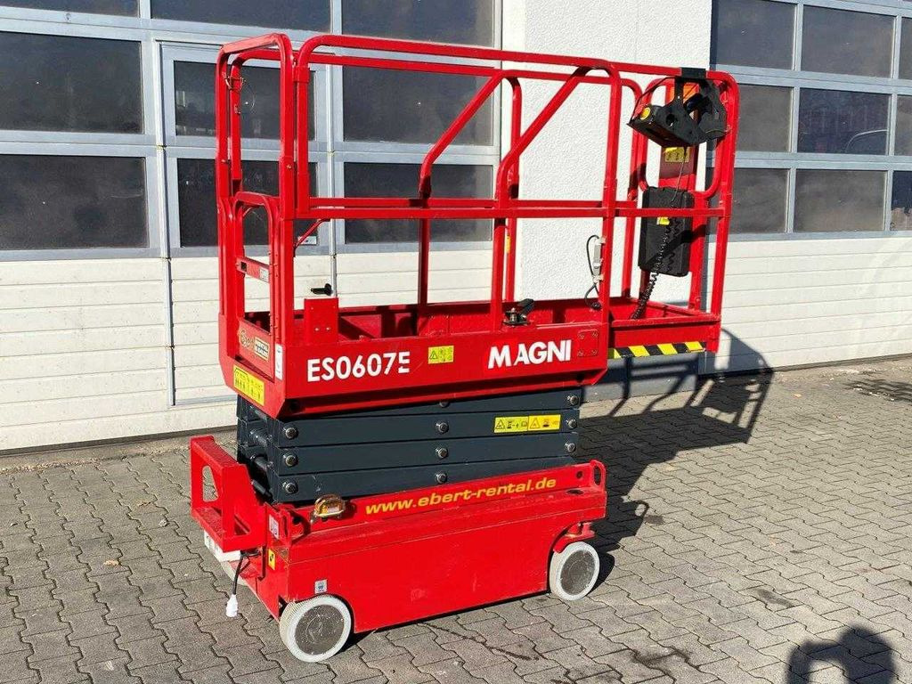 Magni ES0607E Scherenbühne // 5.6m Arbeitshöhe - Plataforma de tijeras: foto 4 Magni ES0607E Scherenbühne // 5.6m Arbeitshöhe - Plataforma de tijeras: foto 4