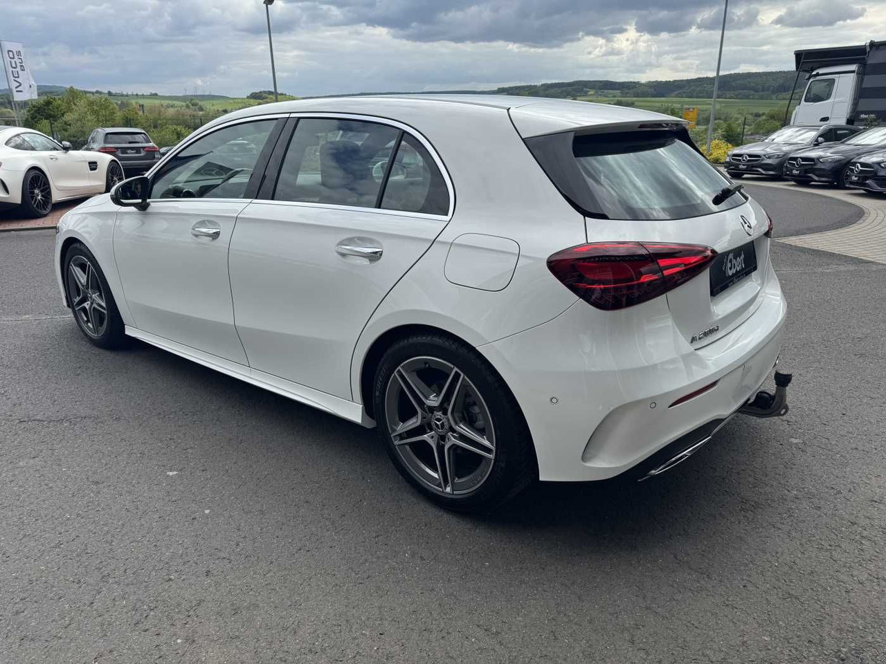 Mercedes-Benz A 200d AMG+AHK+Ambiente+RFK+MBUX+LED+IHC - Sedan: foto 3 Mercedes-Benz A 200d AMG+AHK+Ambiente+RFK+MBUX+LED+IHC - Sedan: foto 3