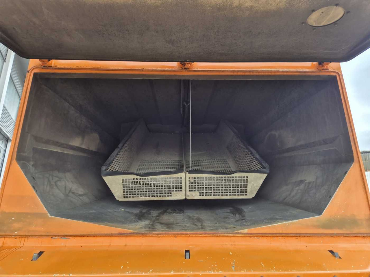 Barredora vial Mercedes-Benz Actros 2032 A 4x4 Bucher STKF 9500 Airport 30x: foto 8 Barredora vial Mercedes-Benz Actros 2032 A 4x4 Bucher STKF 9500 Airport 30x: foto 8