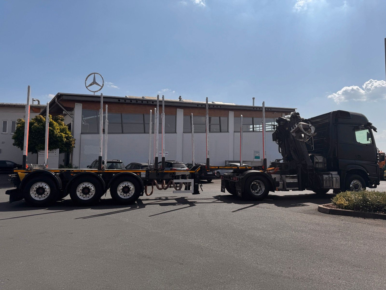 Mercedes-Benz Arocs 1853 LS 4x4 HAD Palfinger Q170Z96+Doll H3L - Camión forestal, Camión grúa: foto 4 Mercedes-Benz Arocs 1853 LS 4x4 HAD Palfinger Q170Z96+Doll H3L - Camión forestal, Camión grúa: foto 4