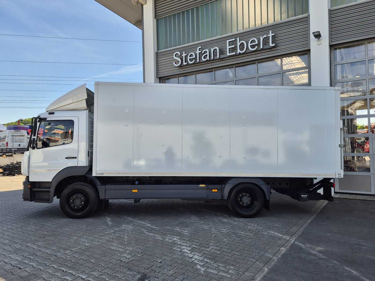 Mercedes-Benz Atego 1524 L Klima Standheizung LBW 1.500kg - Camión caja cerrada: foto 5 Mercedes-Benz Atego 1524 L Klima Standheizung LBW 1.500kg - Camión caja cerrada: foto 5