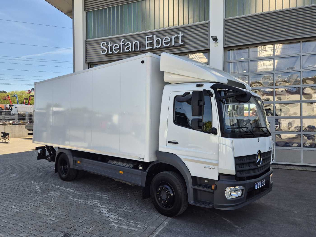 Mercedes-Benz Atego 1524 L Klima Standheizung LBW 1.500kg - Camión caja cerrada: foto 2 Mercedes-Benz Atego 1524 L Klima Standheizung LBW 1.500kg - Camión caja cerrada: foto 2