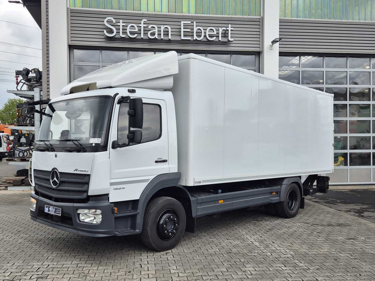 Mercedes-Benz Atego 1524 L LBW 1.500kg Klima Standheizung - Camión caja cerrada: foto 1 Mercedes-Benz Atego 1524 L LBW 1.500kg Klima Standheizung - Camión caja cerrada: foto 1