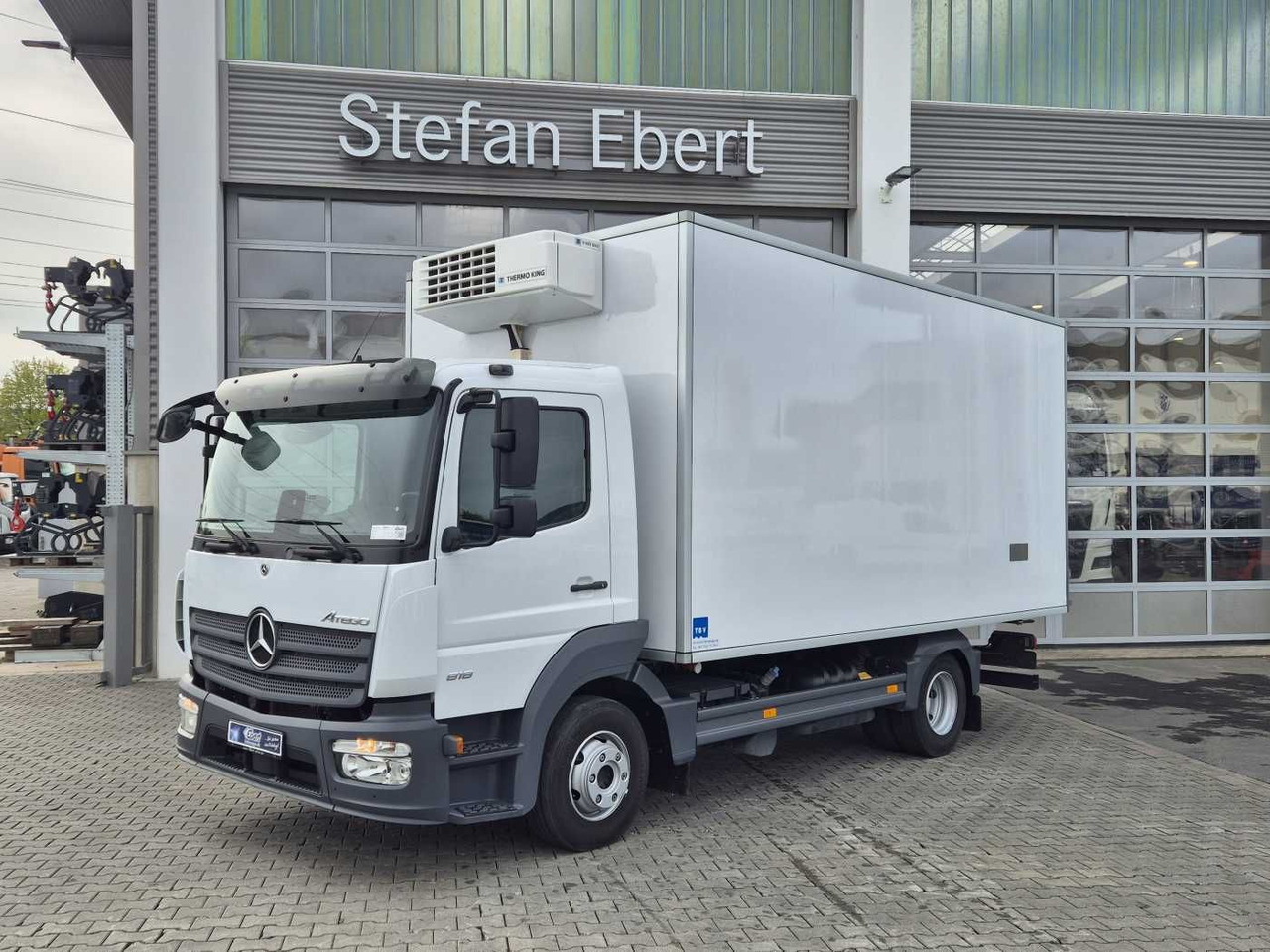 Mercedes-Benz Atego 818 L Thermo King V-600-Max Tür Klima - Furgoneta frigorifica: foto 1 Mercedes-Benz Atego 818 L Thermo King V-600-Max Tür Klima - Furgoneta frigorifica: foto 1