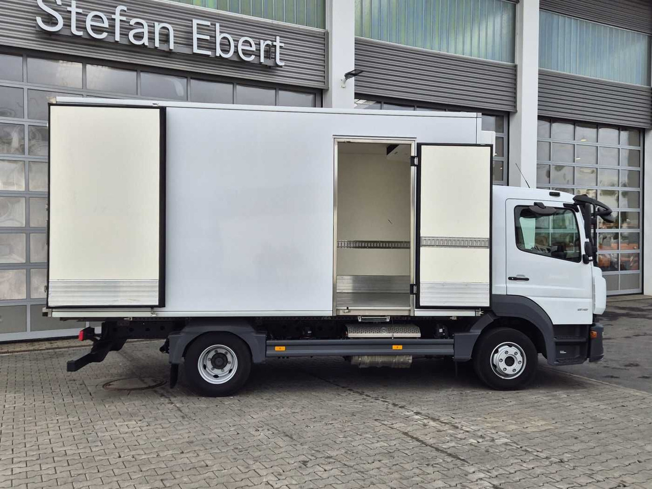 Mercedes-Benz Atego 818 L Thermo King V-600-Max Tür Klima - Furgoneta frigorifica: foto 4 Mercedes-Benz Atego 818 L Thermo King V-600-Max Tür Klima - Furgoneta frigorifica: foto 4