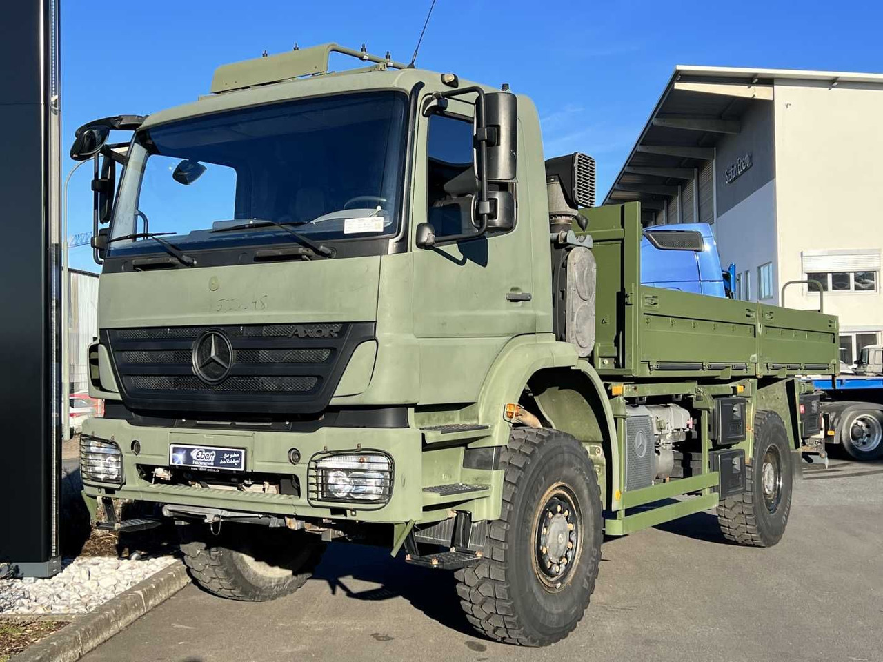 Mercedes-Benz Axor 1829 A 4x4 Pritsche - Camión caja abierta: foto 2 Mercedes-Benz Axor 1829 A 4x4 Pritsche - Camión caja abierta: foto 2