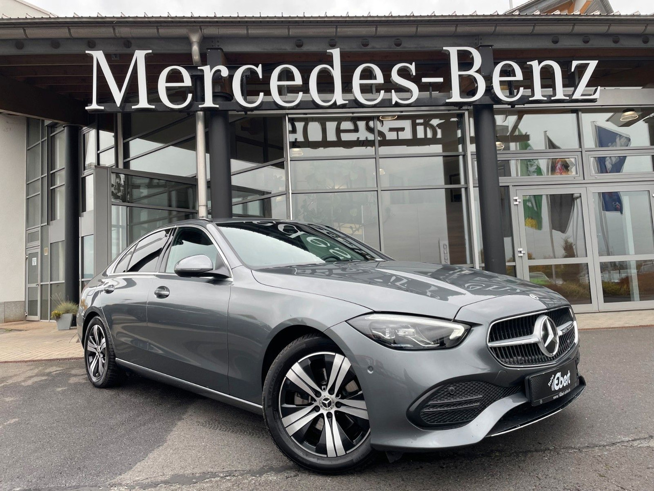 Mercedes-Benz C 180 AVANTGARDE R-Kamera+AHK+TOTW+Ambiente - Sedan: foto 1 Mercedes-Benz C 180 AVANTGARDE R-Kamera+AHK+TOTW+Ambiente - Sedan: foto 1