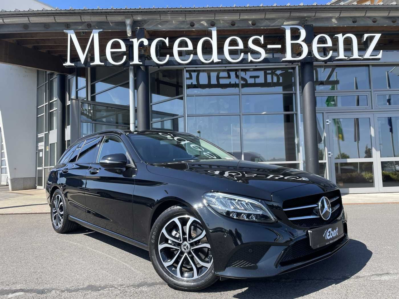 Mercedes-Benz C 220 d T 9G Avantgarde R-Kamera+AHK +Burmester+ - Coche: foto 1 Mercedes-Benz C 220 d T 9G Avantgarde R-Kamera+AHK +Burmester+ - Coche: foto 1
