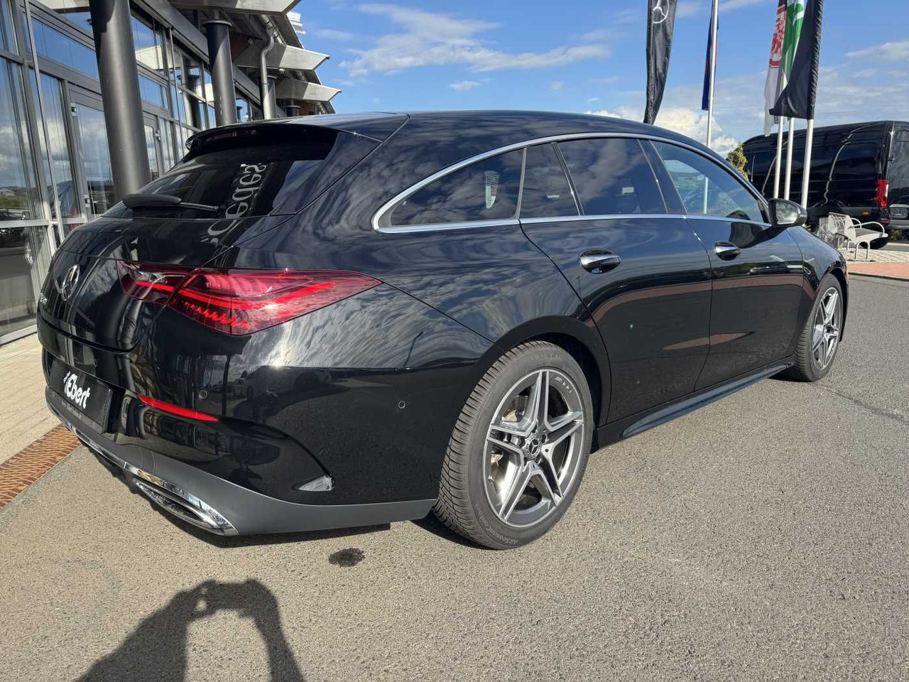 Mercedes-Benz CLA 180 Shooting Brake+AMG+Distr+AHK+RFK+ - Coche: foto 4 Mercedes-Benz CLA 180 Shooting Brake+AMG+Distr+AHK+RFK+ - Coche: foto 4