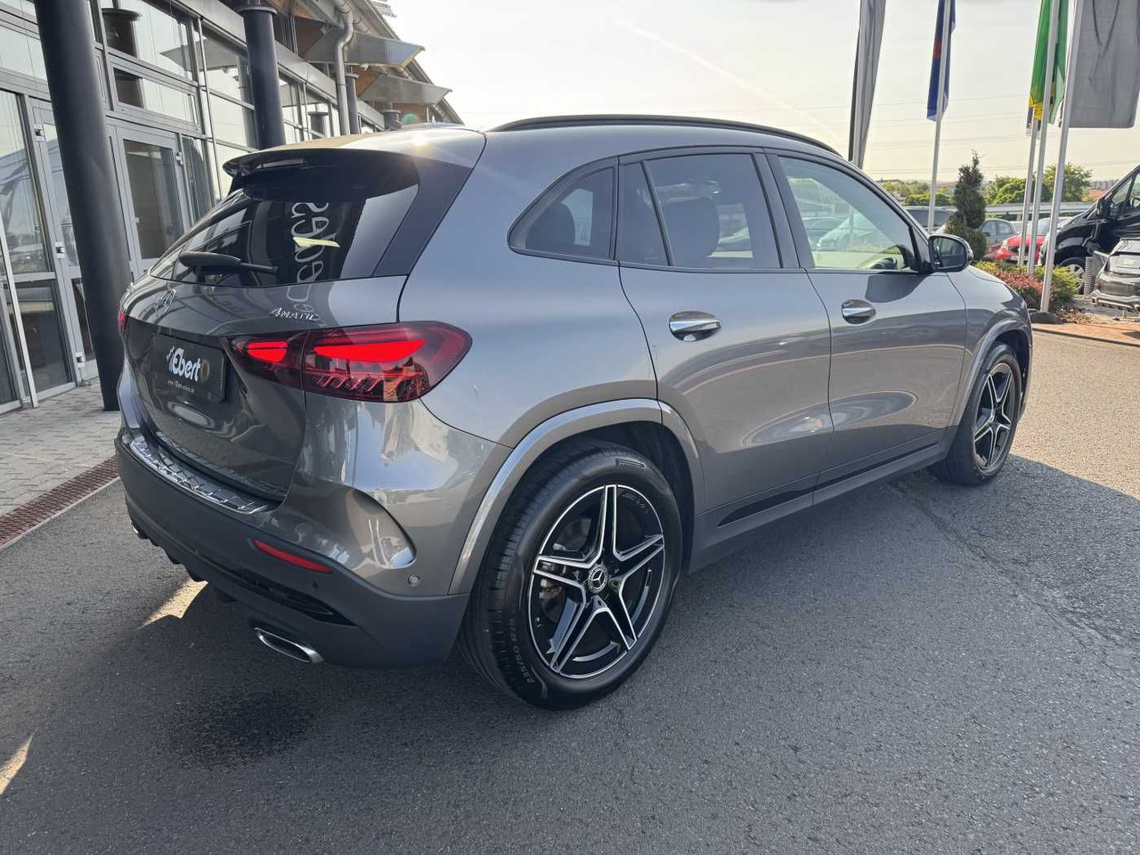 Mercedes-Benz GLA 200d 4M AMG+Pano+Distr+Ambiente+ - SUV/ Todoterreno: foto 4 Mercedes-Benz GLA 200d 4M AMG+Pano+Distr+Ambiente+ - SUV/ Todoterreno: foto 4