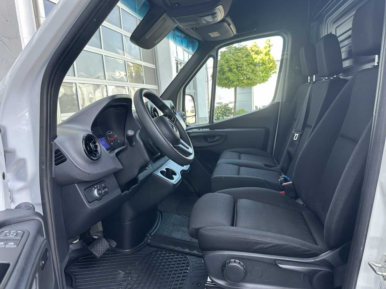Leasing para  Mercedes-Benz Sprinter 315 CDI 4325 9G AHK Klima 360 Standheiz Mercedes-Benz Sprinter 315 CDI 4325 9G AHK Klima 360 Standheiz: foto 9