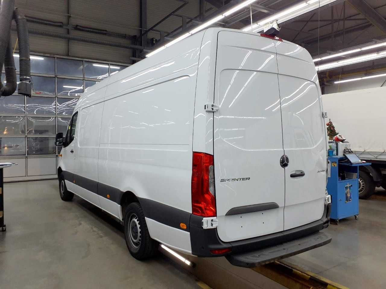 Mercedes-Benz Sprinter 315 CDI 4325 Klima 360 Schwing MBUX SHZ - Furgón: foto 2 Mercedes-Benz Sprinter 315 CDI 4325 Klima 360 Schwing MBUX SHZ - Furgón: foto 2