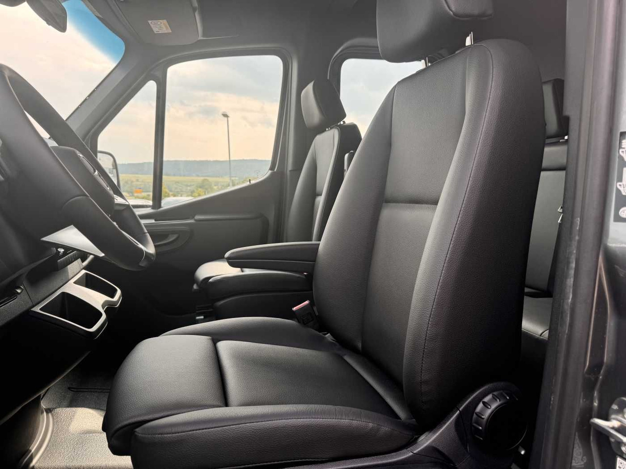 Leasing para  Mercedes-Benz Sprinter 319 CDI 4x4 DoKa AHK3,5 Klima Kamera Mercedes-Benz Sprinter 319 CDI 4x4 DoKa AHK3,5 Klima Kamera: foto 9