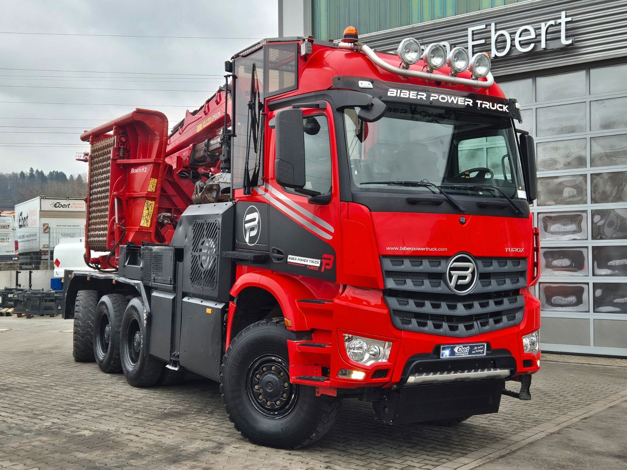 Mercedes-Benz TUROX 8x8 Eschlböck Biber 92 Holzhacker / 1.512h - Camión grúa: foto 3 Mercedes-Benz TUROX 8x8 Eschlböck Biber 92 Holzhacker / 1.512h - Camión grúa: foto 3