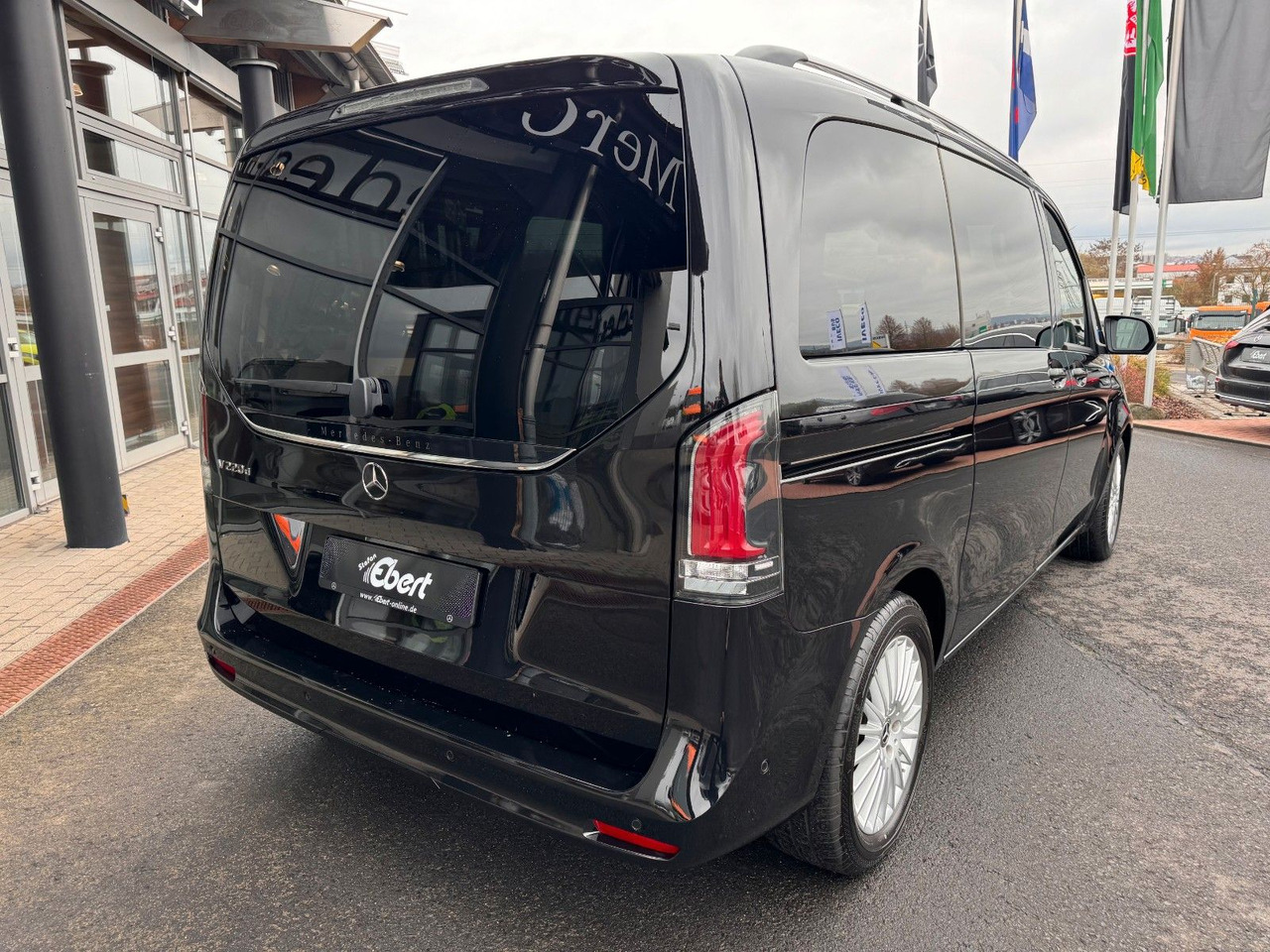 Mercedes-Benz V 220 d STYLE K Liege-Paket AHK2,5 DISTRONIC - Furgoneta de pasajeros: foto 4 Mercedes-Benz V 220 d STYLE K Liege-Paket AHK2,5 DISTRONIC - Furgoneta de pasajeros: foto 4