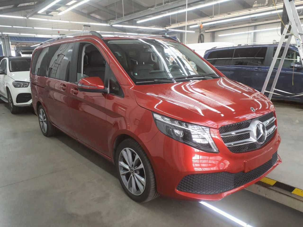 Mercedes-Benz V 250 d Edition 6Sitze Kamera MBUX ILS Leder - Coche: foto 2 Mercedes-Benz V 250 d Edition 6Sitze Kamera MBUX ILS Leder - Coche: foto 2