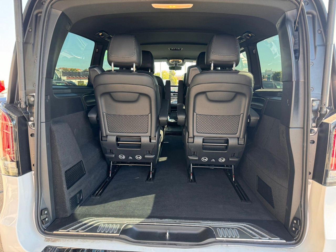 Leasing para  Mercedes-Benz V 300 d 4MATIC EXCLUSIVE AMG Tische AHK2,5to Mercedes-Benz V 300 d 4MATIC EXCLUSIVE AMG Tische AHK2,5to: foto 6