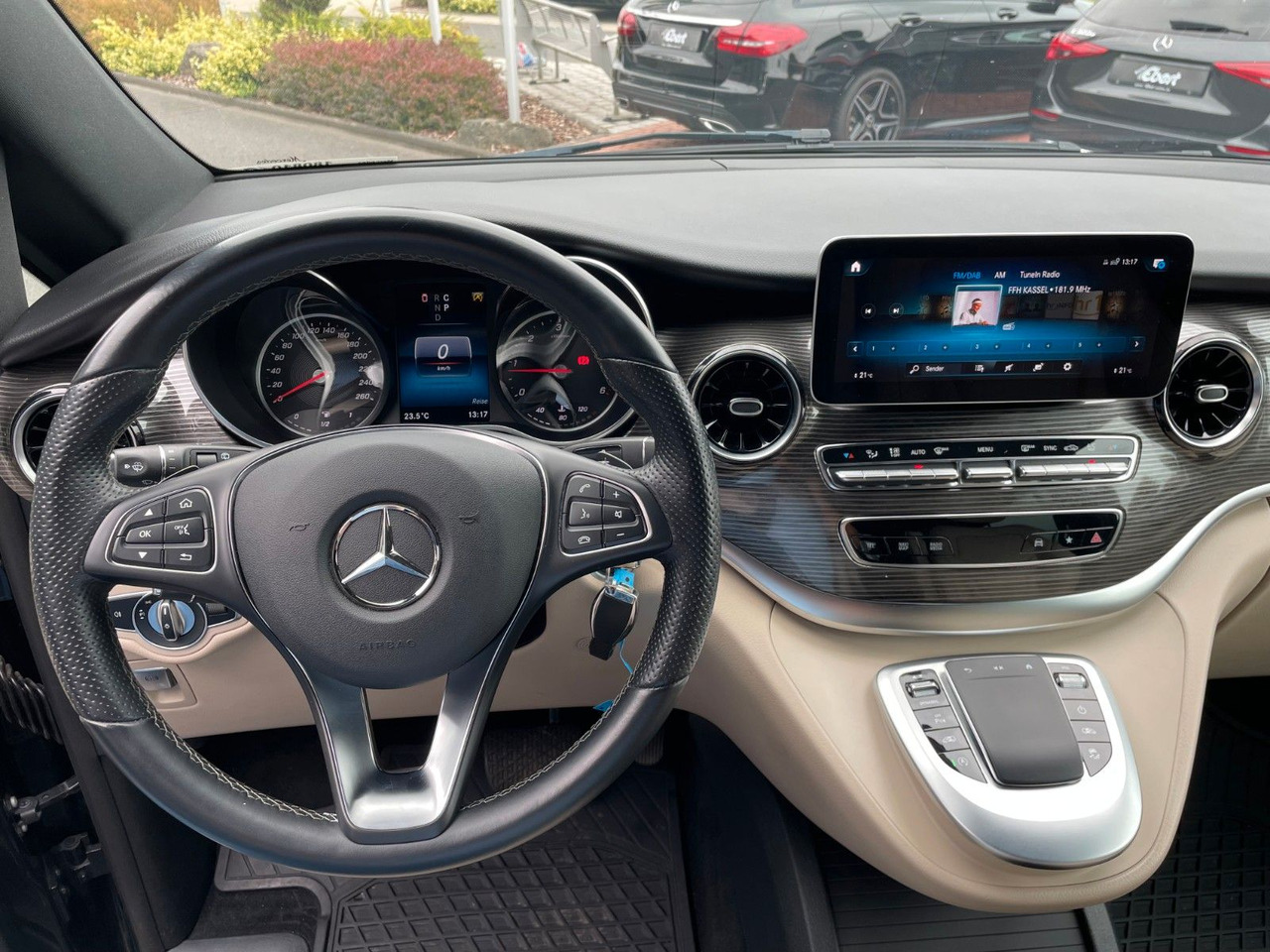 Coche familiar Mercedes-Benz V 300 d AVA ED 4MATIC Sitzklima Burmester 6Sitze: foto 17