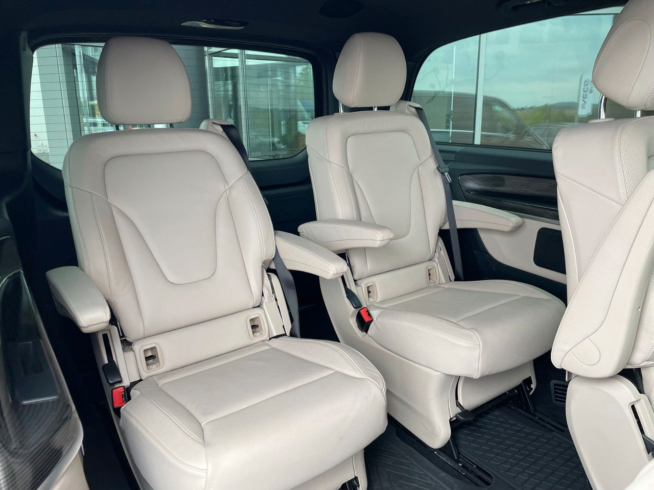 Coche familiar Mercedes-Benz V 300 d AVA ED 4MATIC Sitzklima Burmester 6Sitze: foto 10