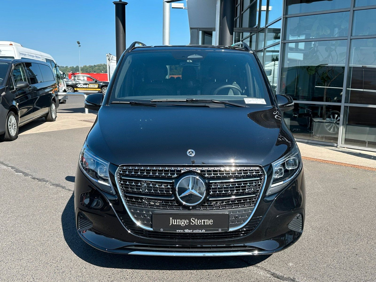 Mercedes-Benz V 300 d AVANTGARDE Extralang 360Kamera 8Sitze - Furgoneta de pasajeros: foto 2 Mercedes-Benz V 300 d AVANTGARDE Extralang 360Kamera 8Sitze - Furgoneta de pasajeros: foto 2