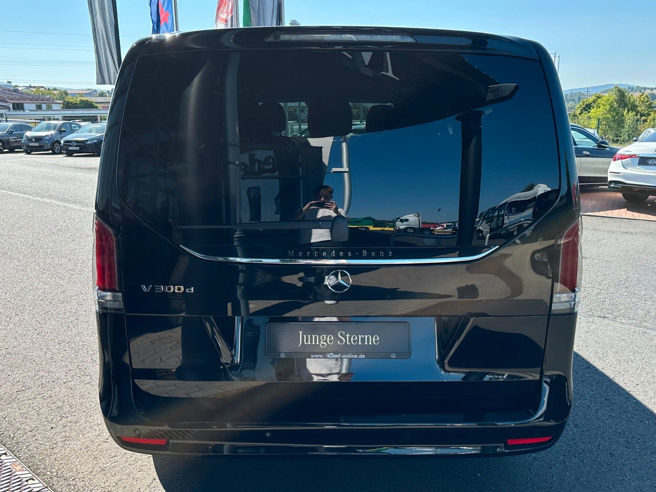 Mercedes-Benz V 300 d AVANTGARDE Extralang 360Kamera Standheiz - Furgoneta de pasajeros: foto 5 Mercedes-Benz V 300 d AVANTGARDE Extralang 360Kamera Standheiz - Furgoneta de pasajeros: foto 5