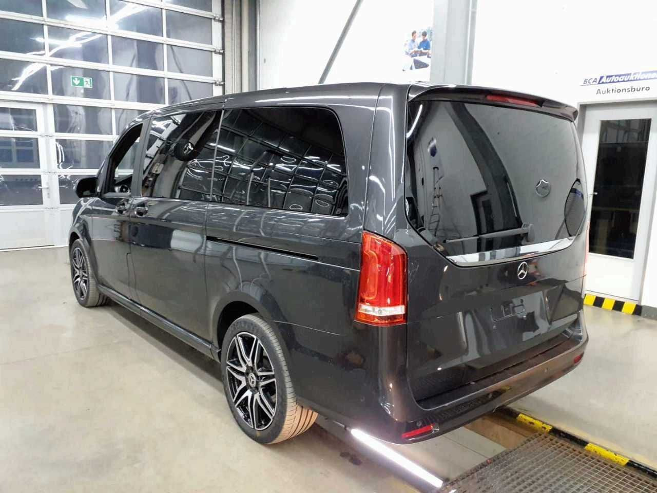 Mercedes-Benz V 300 d EDITION AMG AHK Tisch Leder ILS 7Sitze - Coche: foto 4 Mercedes-Benz V 300 d EDITION AMG AHK Tisch Leder ILS 7Sitze - Coche: foto 4