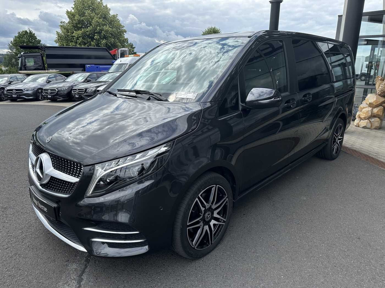 Mercedes-Benz V 300 d EDITION AMG AHK Tisch Leder ILS 7Sitze - Furgoneta de pasajeros: foto 3 Mercedes-Benz V 300 d EDITION AMG AHK Tisch Leder ILS 7Sitze - Furgoneta de pasajeros: foto 3