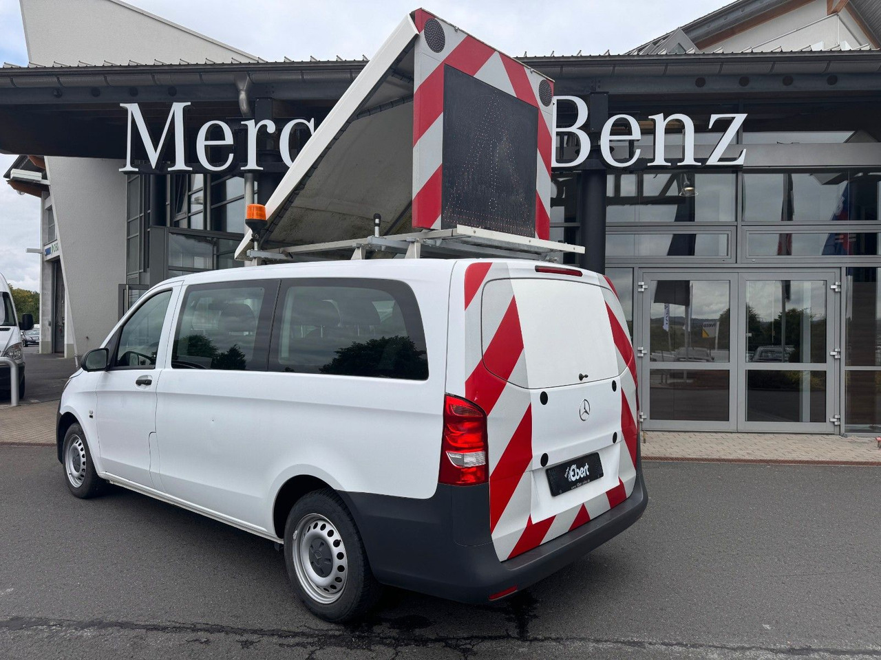 Mercedes-Benz Vito 111 CDI Tourer Begleitfahrzeug BF3+ / WVZ - Furgoneta de pasajeros: foto 1 Mercedes-Benz Vito 111 CDI Tourer Begleitfahrzeug BF3+ / WVZ - Furgoneta de pasajeros: foto 1