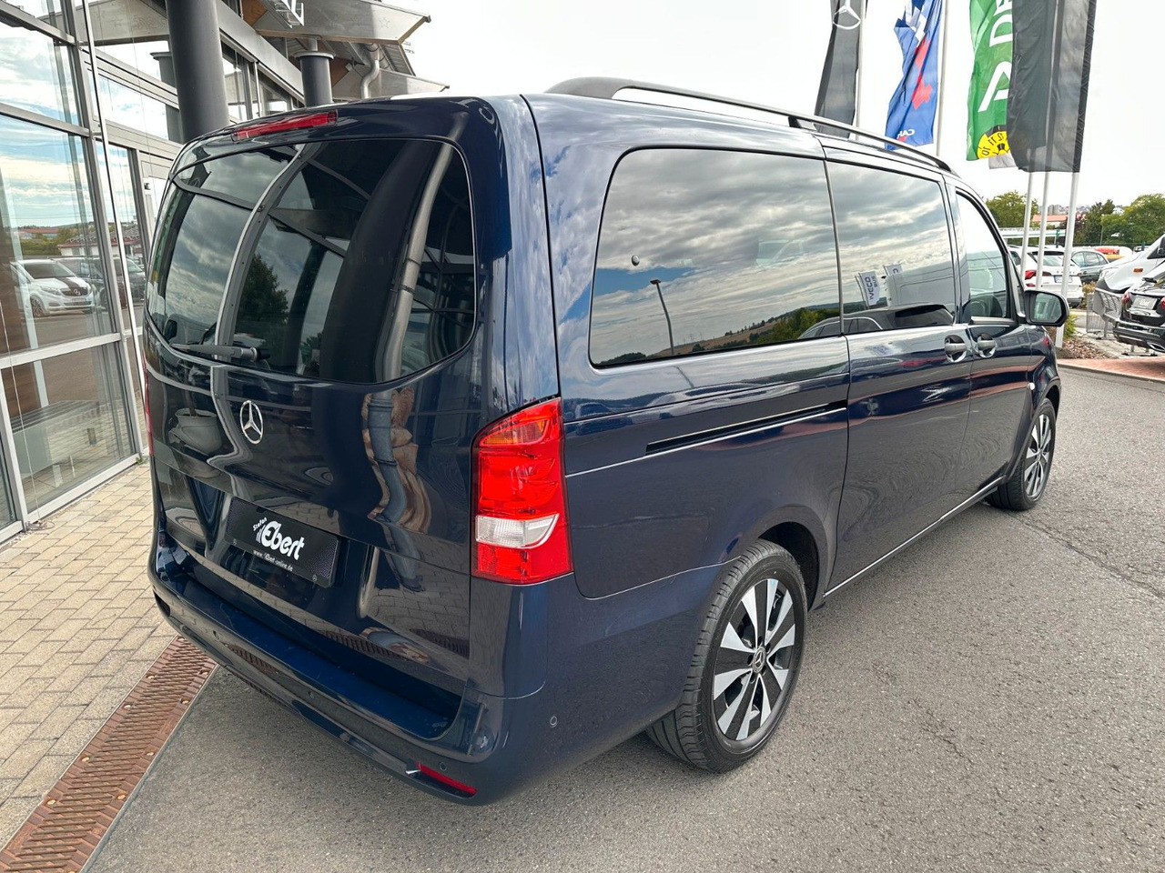 Mercedes-Benz Vito 116 CDI Tourer Pro Liege-Paket Panoramadach - Furgoneta de pasajeros: foto 4 Mercedes-Benz Vito 116 CDI Tourer Pro Liege-Paket Panoramadach - Furgoneta de pasajeros: foto 4