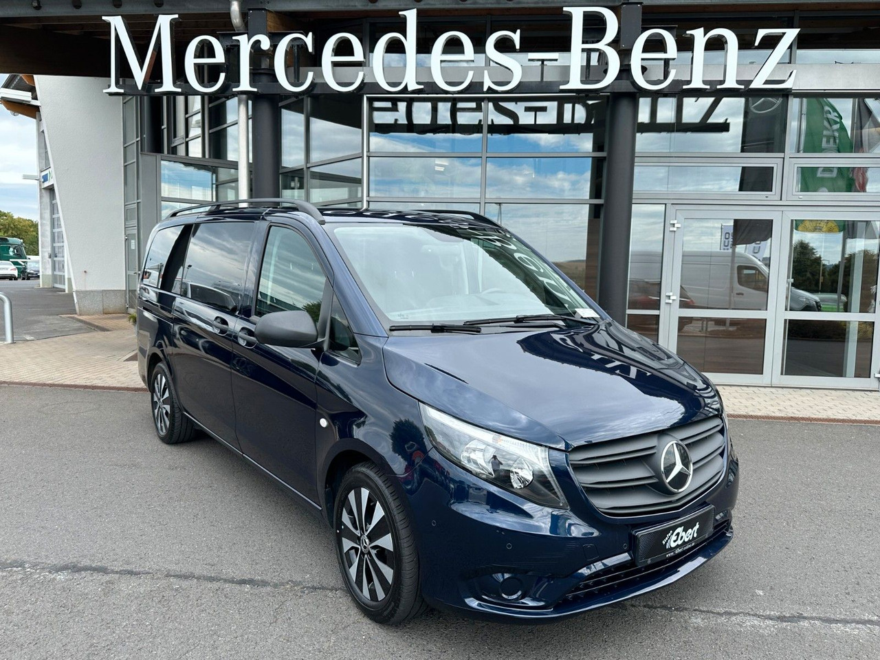 Mercedes-Benz Vito 116 CDI Tourer Pro Liege-Paket Panoramadach - Furgoneta de pasajeros: foto 1 Mercedes-Benz Vito 116 CDI Tourer Pro Liege-Paket Panoramadach - Furgoneta de pasajeros: foto 1