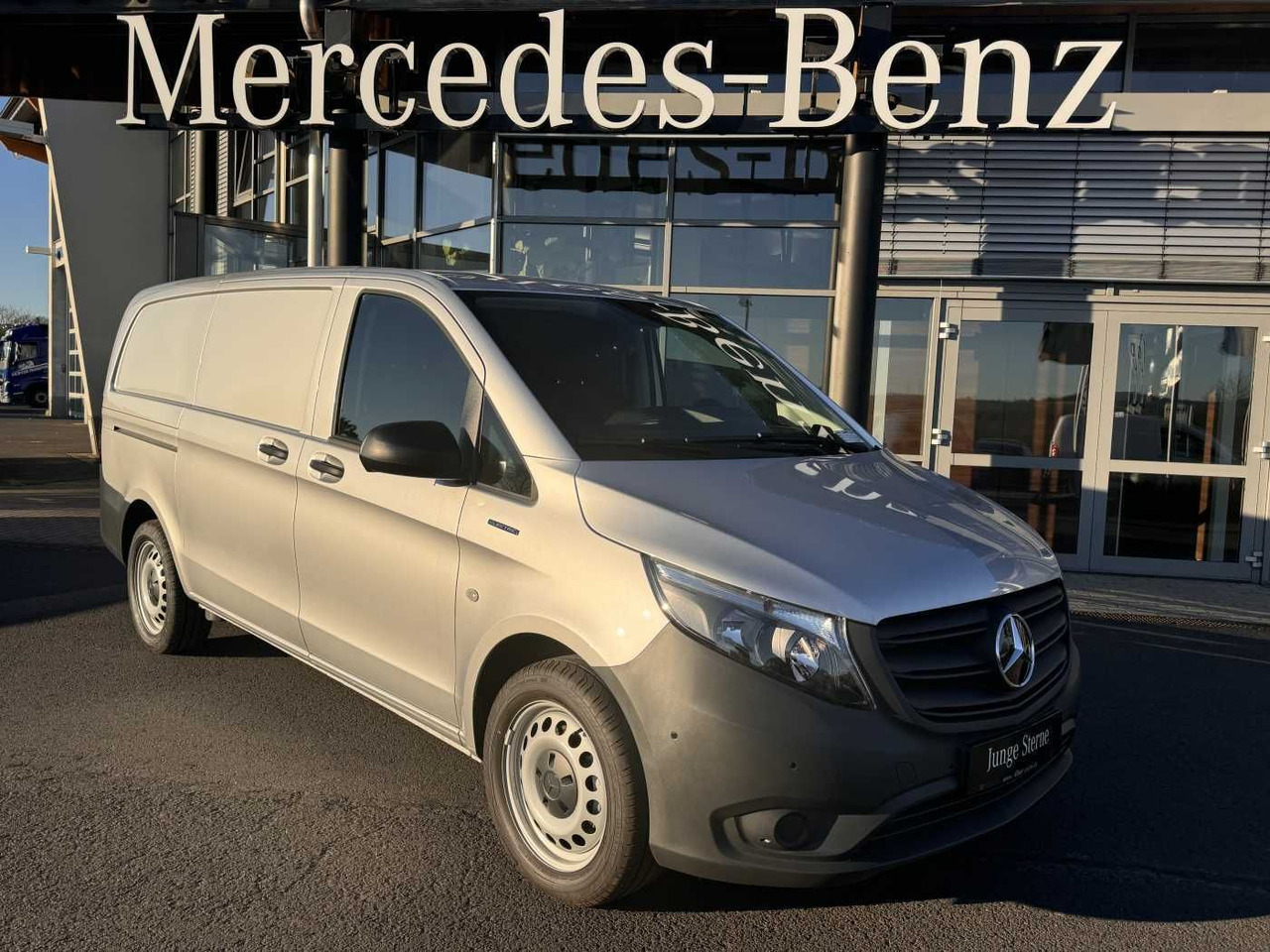 Mercedes-Benz eVito 112 Audio 30 Sitzheizung Kamera Tempomat - Furgoneta pequeña, Furgoneta eléctrica: foto 1 Mercedes-Benz eVito 112 Audio 30 Sitzheizung Kamera Tempomat - Furgoneta pequeña, Furgoneta eléctrica: foto 1