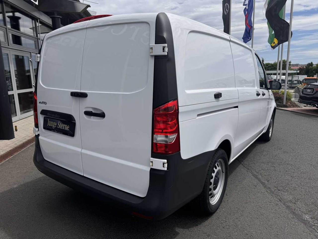 Mercedes-Benz eVito 112 Klima Kamera Navi SHZ Tempomat - Furgoneta pequeña, Furgoneta eléctrica: foto 4 Mercedes-Benz eVito 112 Klima Kamera Navi SHZ Tempomat - Furgoneta pequeña, Furgoneta eléctrica: foto 4