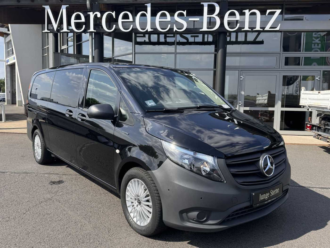 Mercedes-Benz eVito 129 Tourer Behinderten-/Rollstuhlrampe - Coche: foto 2 Mercedes-Benz eVito 129 Tourer Behinderten-/Rollstuhlrampe - Coche: foto 2