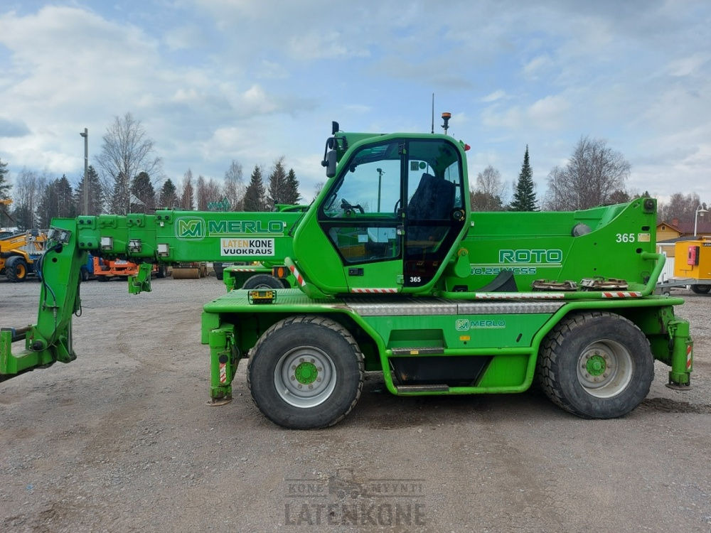 Merlo ROTO 40.25MCSS with basket, remote, jib - Manipulador telescópico: foto 1 Merlo ROTO 40.25MCSS with basket, remote, jib - Manipulador telescópico: foto 1