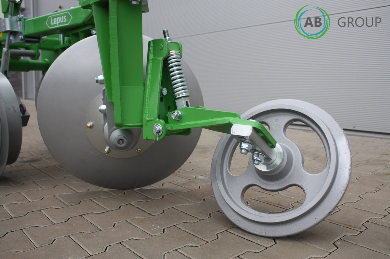 Bomet U040/2 Lepus 4 disc plow - Arado: foto 5 Bomet U040/2 Lepus 4 disc plow - Arado: foto 5