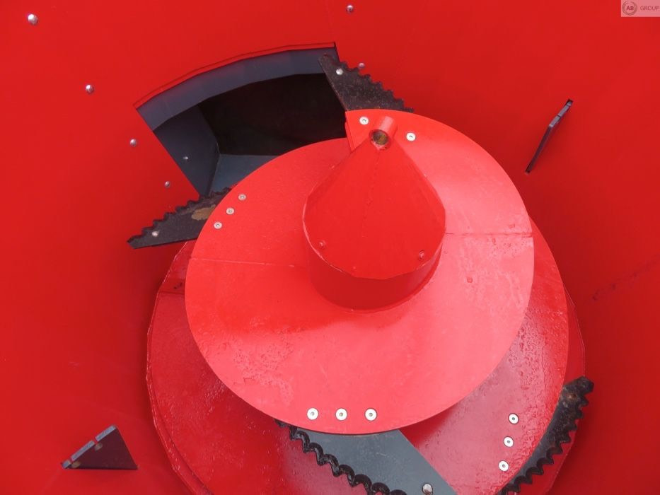 Fimaks Vertical Mixer feeder 5,5 m3 - Desensiladora: foto 4 Fimaks Vertical Mixer feeder 5,5 m3 - Desensiladora: foto 4
