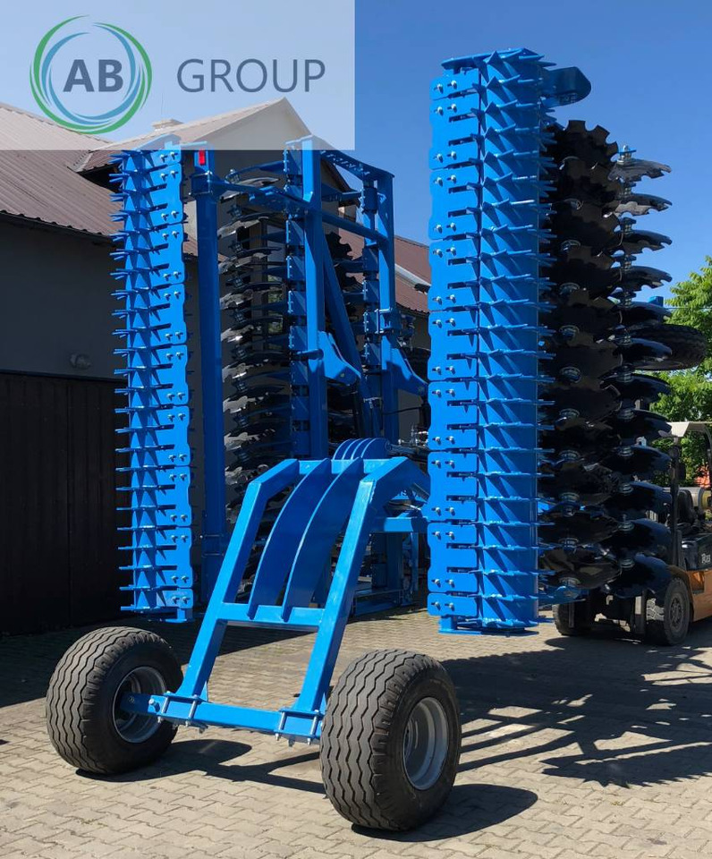 Hydraulically foldable disc harrow with a 5 m BTH trolley - Rastras: foto 3 Hydraulically foldable disc harrow with a 5 m BTH trolley - Rastras: foto 3