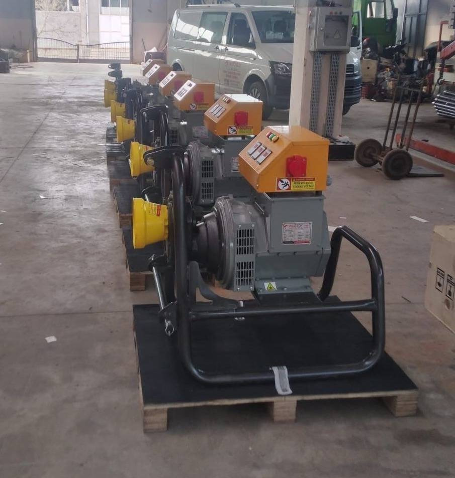 PTO driven power generator AKS38SRL - on stock - Generador industriale: foto 1 PTO driven power generator AKS38SRL - on stock - Generador industriale: foto 1
