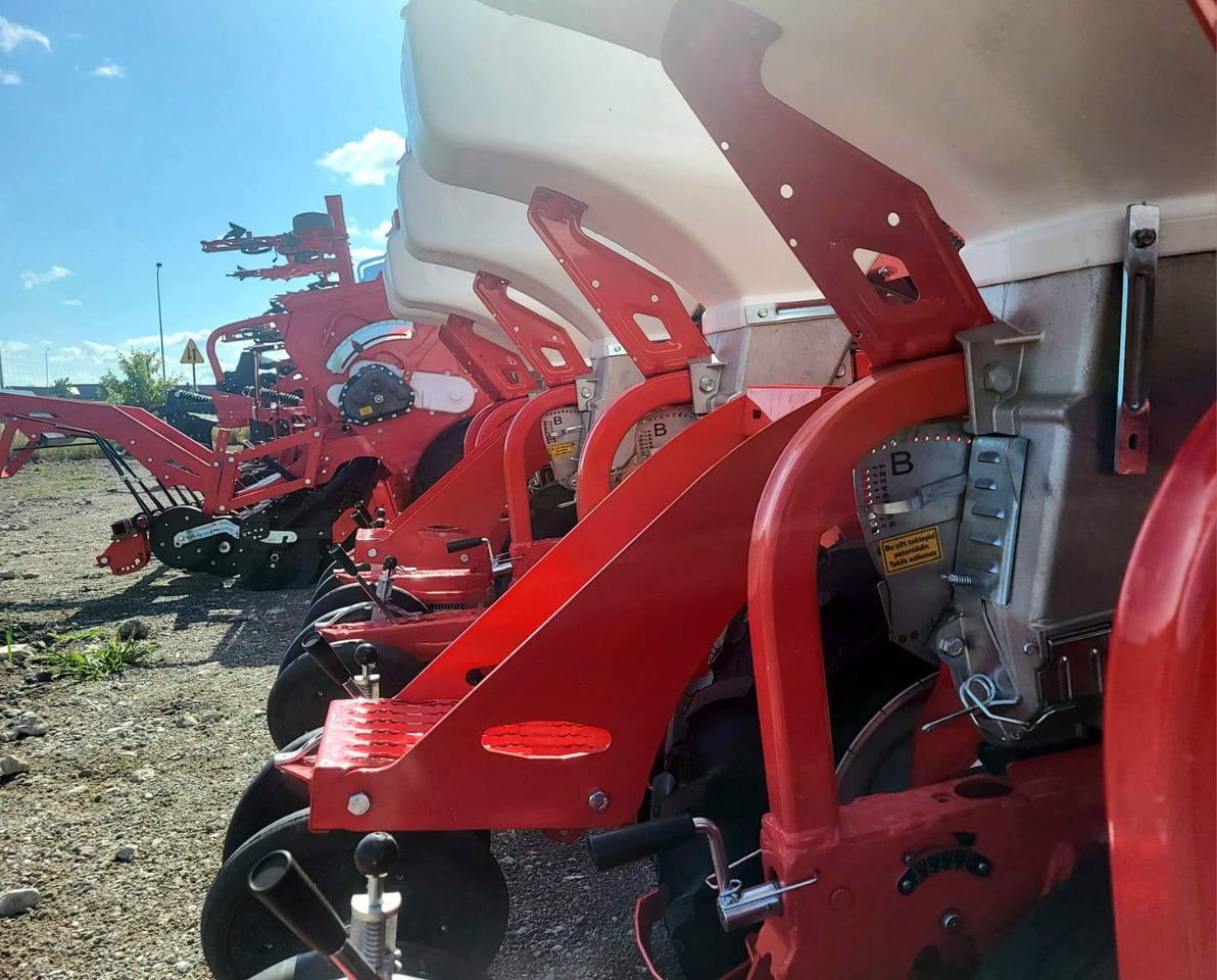 Six-row pneumatic precision seeder with depth fertilization Ozdoken VPKT-DG6 - Sembradora de precisión: foto 4 Six-row pneumatic precision seeder with depth fertilization Ozdoken VPKT-DG6 - Sembradora de precisión: foto 4