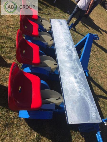 Taret seeding planter 4-rows - Maquinaria de siembra: foto 2 Taret seeding planter 4-rows - Maquinaria de siembra: foto 2