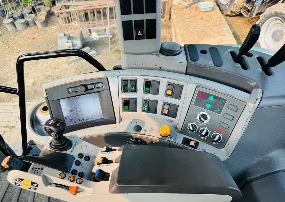 Tractor Claas Axion 850 CEBIS: foto 12