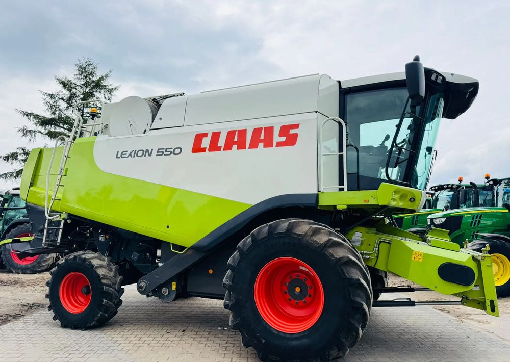 Claas Lexion 550 - Cosechadora de granos: foto 1 Claas Lexion 550 - Cosechadora de granos: foto 1