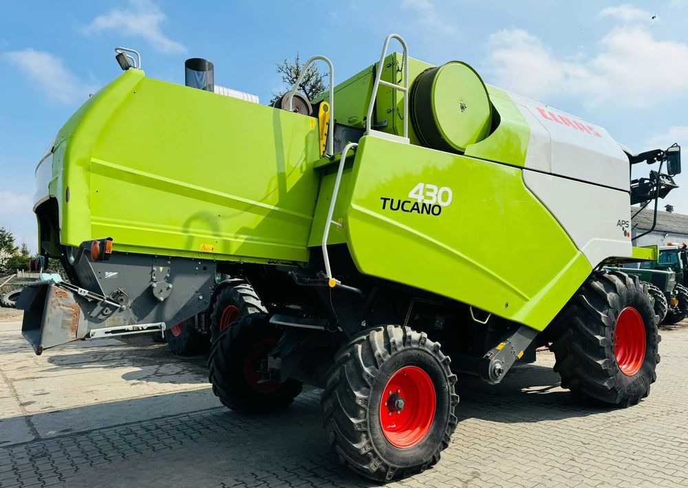 Cosechadora de granos Claas Tucano 430 APS: foto 9