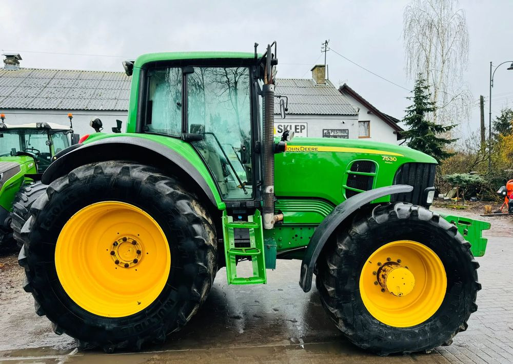 John Deere 7530 PREMIUM - Tractor: foto 1 John Deere 7530 PREMIUM - Tractor: foto 1