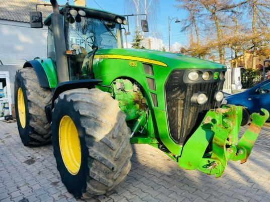 John Deere 8130 - Tractor: foto 1 John Deere 8130 - Tractor: foto 1