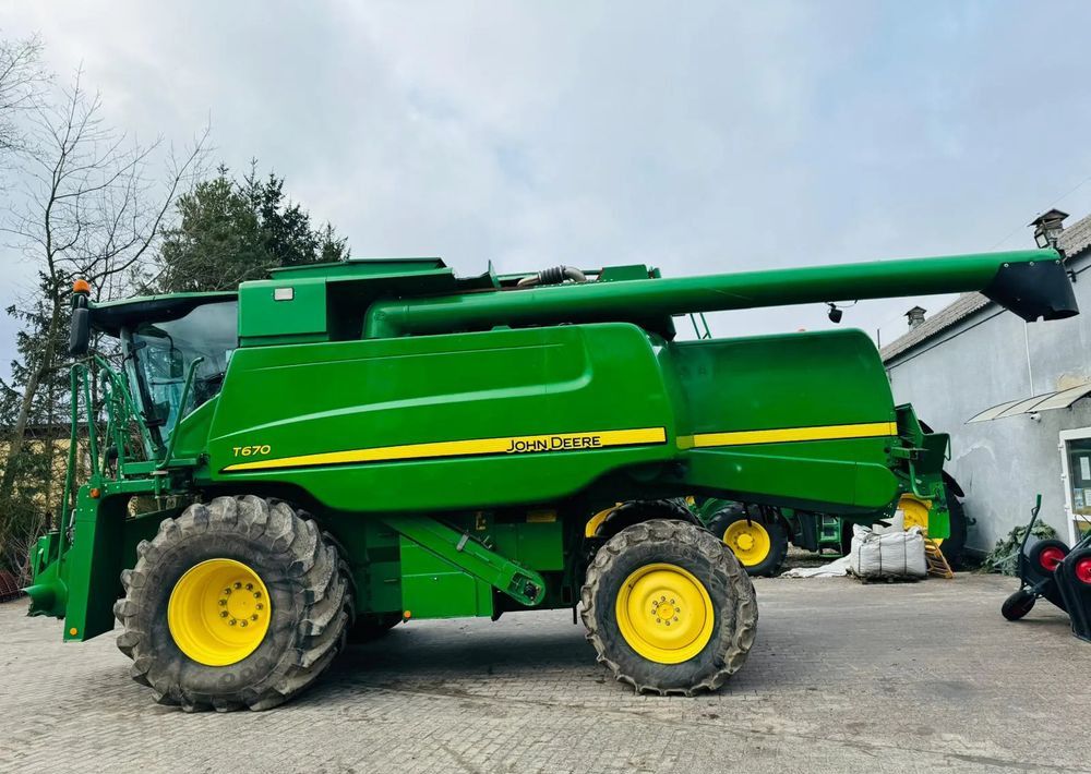 John Deere T670 - Cosechadora de granos: foto 1 John Deere T670 - Cosechadora de granos: foto 1
