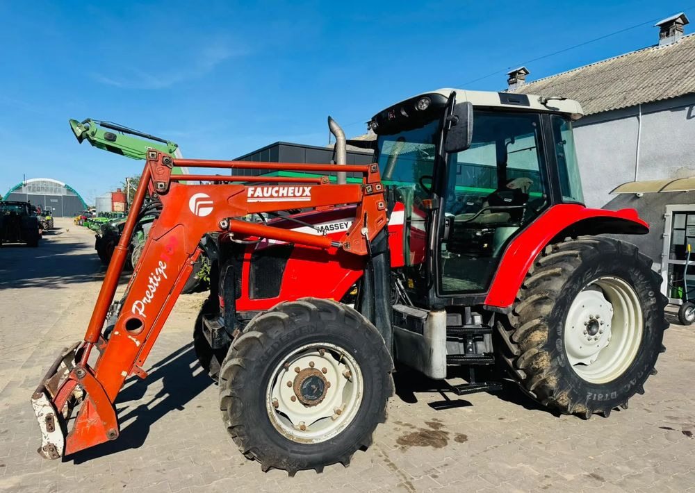 Massey Ferguson 6490 Dyna 6 - Tractor: foto 4 Massey Ferguson 6490 Dyna 6 - Tractor: foto 4