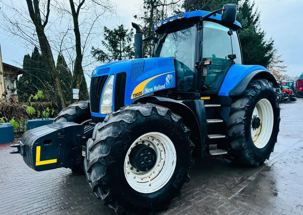 Tractor New Holland T8020: foto 10