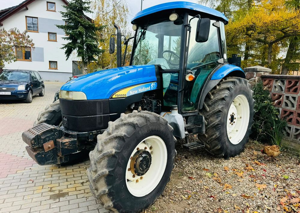 New Holland TD5050 - Tractor: foto 2 New Holland TD5050 - Tractor: foto 2